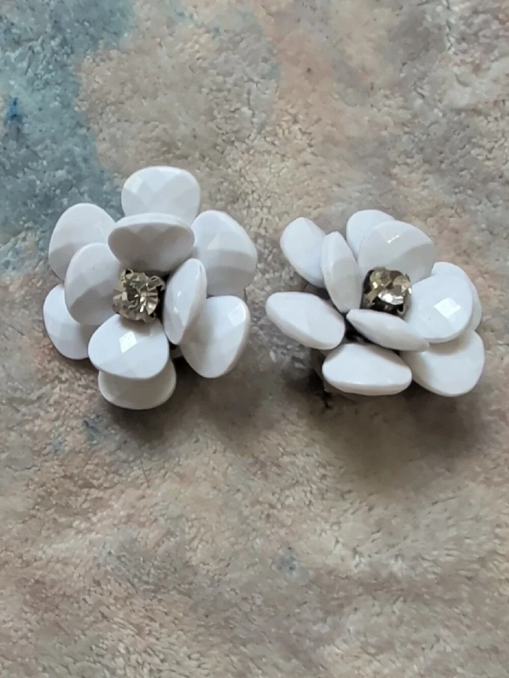 Vintage White Floral Statement Earrings with Crystal Center Retro 1